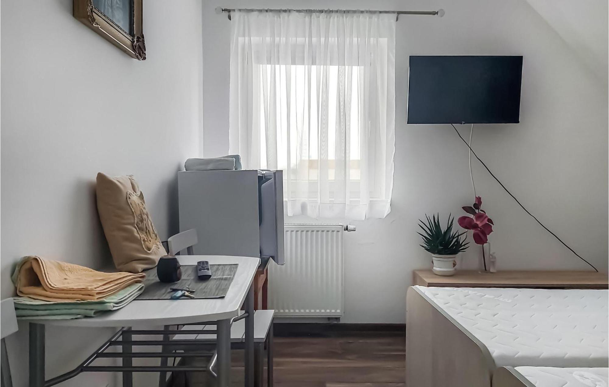 Beautiful Apartment In Moryn With Kitchen Bagian luar foto